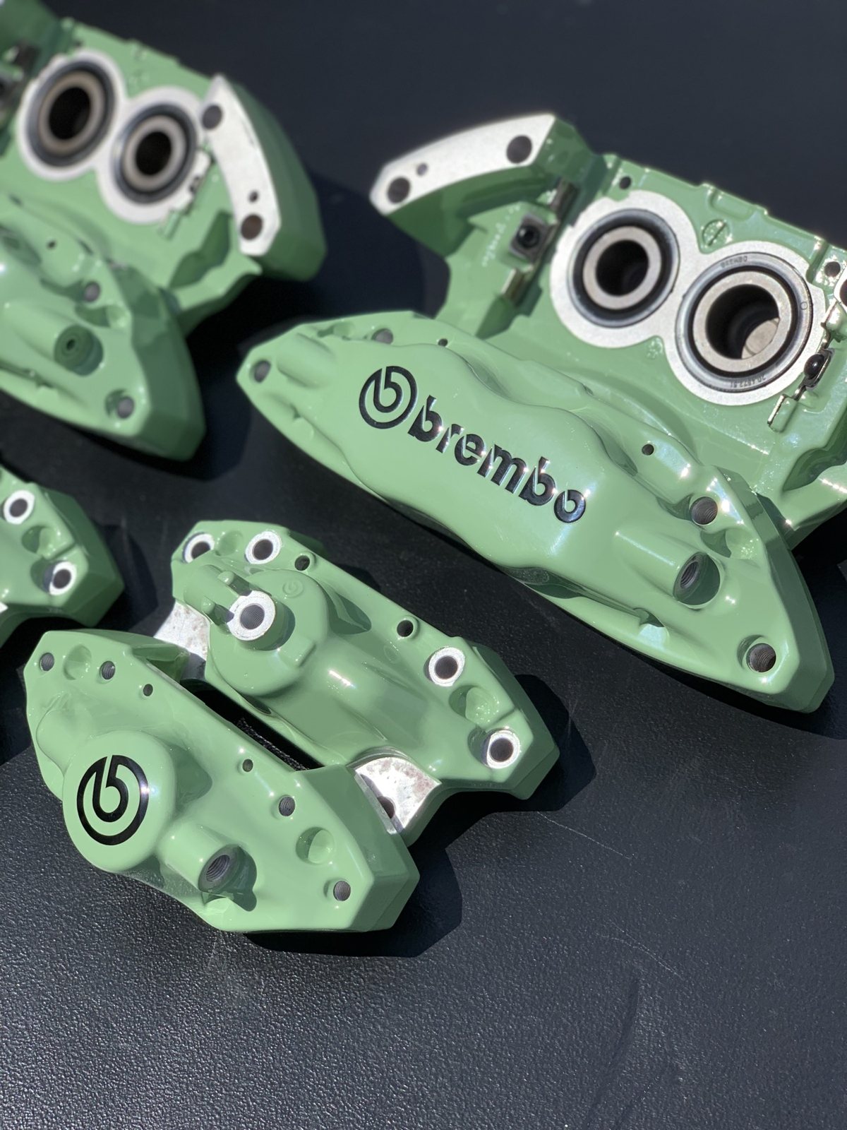 Light green powder coated Brembo calipers