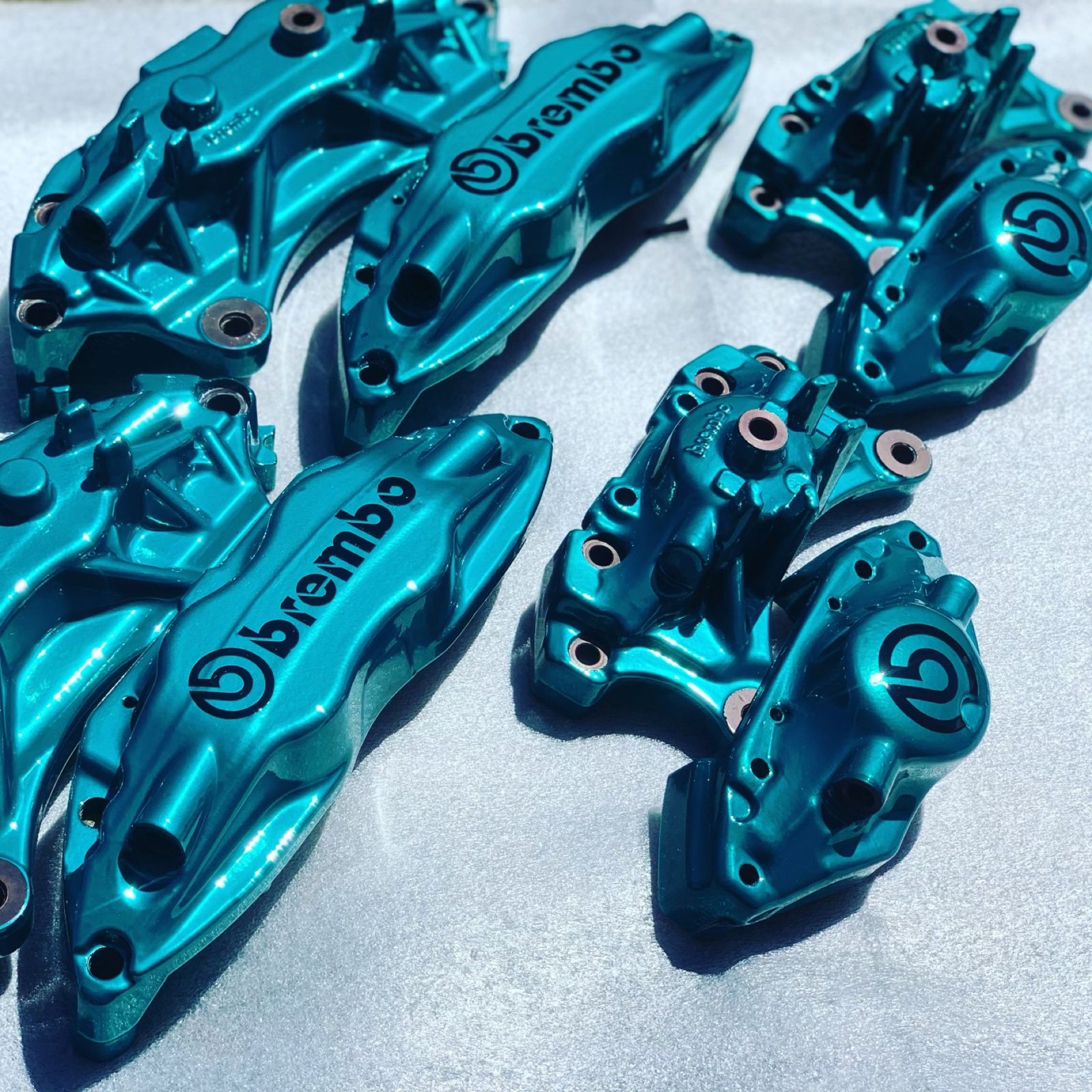 Turquoise powder coated brake calipers